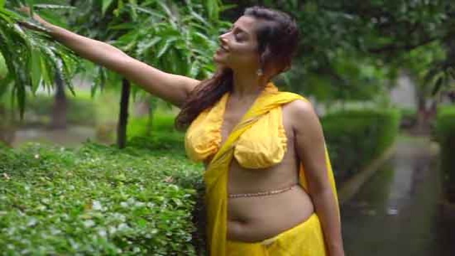 Koyeliya Yellow Saree (2021) Hindi Photoshoot Video